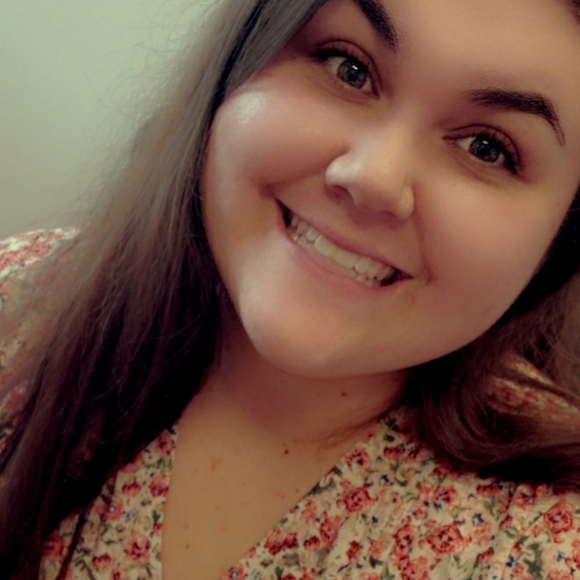 Meet your Posher, Brianna - Picture 1 of 2